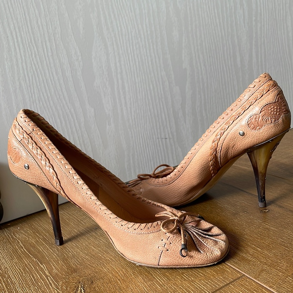 Vintage Dior heels with gorgeous leather and metal detailing